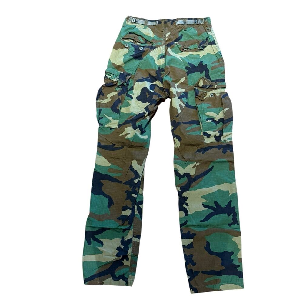 Genuine Military Camo Cargo Pants in a Size Small Long